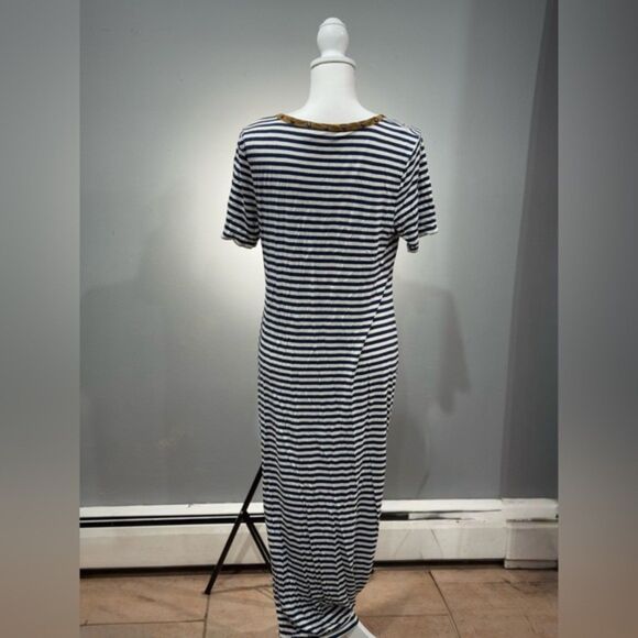 SALE! Chico’s Striped Maxi Dress Size 1 (8) EUC - Picture 2 of 7